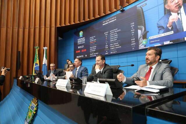 Deputados aprovam pacote com 9 projetos do governo do Estado