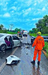 Motorista sobrevive a batida, mas perde pais e esposa na BR-267