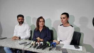 Prefeita apresenta repasses e diz que greve é fruto de má gestão do Consórcio Prefeita apresenta repasses e diz que greve é fruto de má gestão do Consórcio