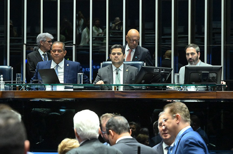 Senado rejeita urg&ecirc;ncia e adia vota&ccedil;&atilde;o de projeto que libera cassinos no Brasil