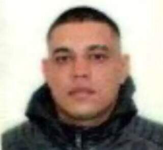 Motociclista é assassinado a tiros após abordagem de dupla em moto Motociclista é assassinado a tiros após abordagem de dupla em moto