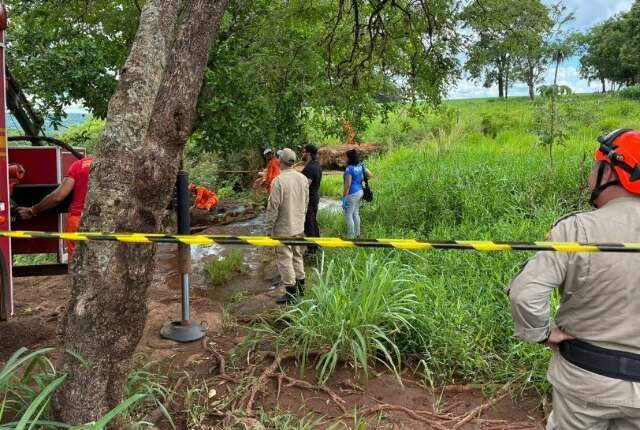 Motorista de aplicativo morre ap&oacute;s cair de precip&iacute;cio no Inferninho 