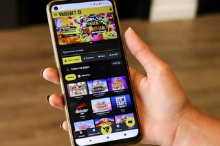 Aprovado projeto que reduz incentivos fiscais e amplia tributação digital Aprovado projeto que reduz incentivos fiscais e amplia tributação digital