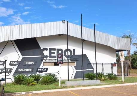 Homem ataca policial com faca durante abordagem e &eacute; baleado 