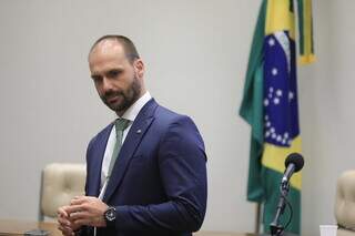 Câmara cassa mandato de Eduardo Bolsonaro, que está nos EUA desde fevereiro Câmara cassa mandato de Eduardo Bolsonaro, que está nos EUA desde fevereiro