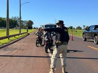 Com 700 mil veículos rodando, operação integra forças para frear acidentes Com 700 mil veículos rodando, operação integra forças para frear acidentes