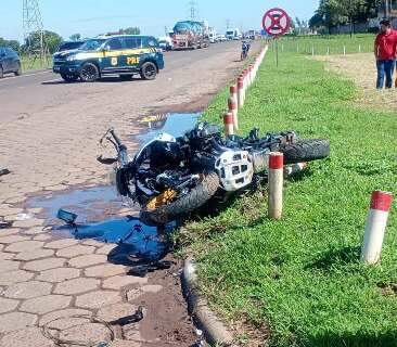 Convers&atilde;o na sa&iacute;da de posto termina em acidente e condutor de BMW ferido