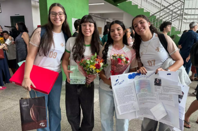 Pais organizam homenagem coletiva para formandos do IFMS