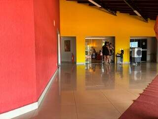 Vel&oacute;rio de motorista que caiu em precip&iacute;cio &eacute; marcado por dor e sil&ecirc;ncio