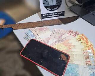 Adolescente mata pedreiro, incendeia casa e capota carro roubado na BR-163 Adolescente mata pedreiro, incendeia casa e capota carro roubado na BR-163