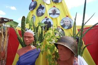 Árvore diferente "liberta espíritos" para ano começar bem logo no Natal Árvore diferente "liberta espíritos" para ano começar bem logo no Natal