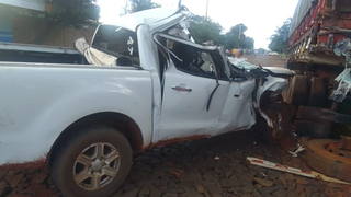 Procurado fura barreira, bate caminhonete e &eacute; preso na fronteira