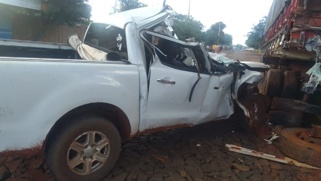 Procurado fura barreira, bate caminhonete e &eacute; preso na fronteira