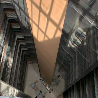 Ap&oacute;s 11 anos, pr&eacute;dio sai do papel inspirado em SP e floreiras gigantes 