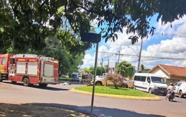 Motociclista morre ap&oacute;s ser atropelada por caminhonete