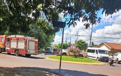 Motociclista morre ap&oacute;s ser atropelada por caminhonete