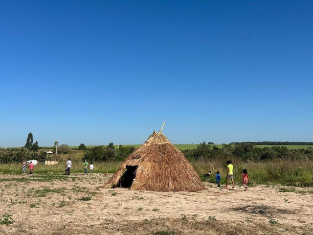 Adolescente de 13 anos &eacute; resgatada de c&aacute;rcere privado em aldeia