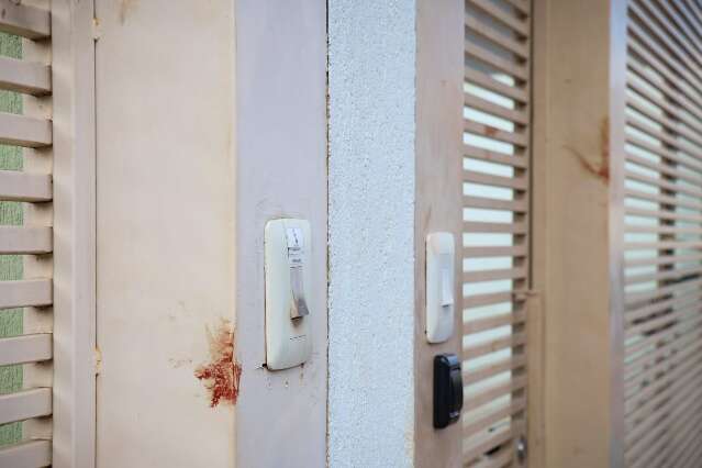 Ap&oacute;s agress&otilde;es e amea&ccedil;as, mulher atira no marido no Carand&aacute; Bosque