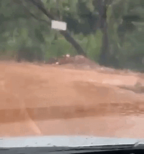 Chuva r&aacute;pida provoca alagamentos e volta a expor problemas em Campo Grande