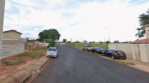 Ap&oacute;s agress&otilde;es e amea&ccedil;as, mulher atira no marido no bairro Carand&aacute; Bosque