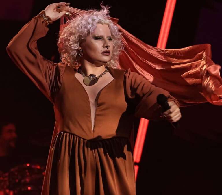 Cantora criada no Jardim Colúmbia, Bell pode ser eleita a voz do Brasil