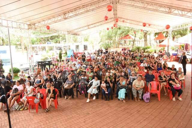 Prefeitura seleciona 80 fam&iacute;lias de baixa renda para moradias no Nova Bahia