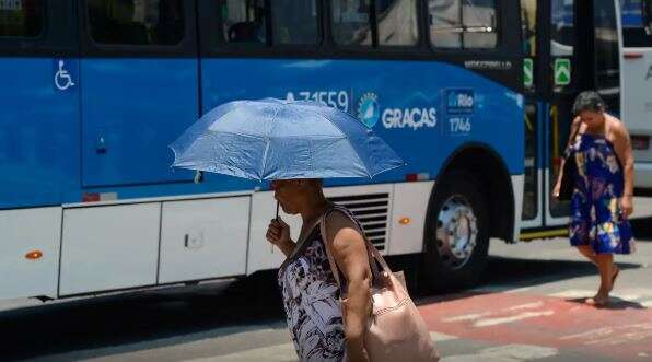 Ver&atilde;o eleva risco de AVC e exige aten&ccedil;&atilde;o &agrave; hidrata&ccedil;&atilde;o