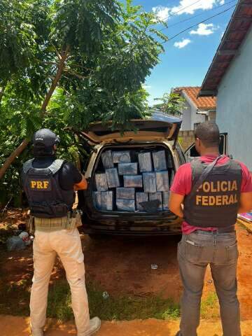 For&ccedil;a-tarefa apreende 1,5 tonelada de drogas em carro de luxo escondido em casa