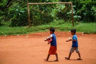 Papai Noel leva magia do Natal e transforma domingo das crian&ccedil;as do Noroeste