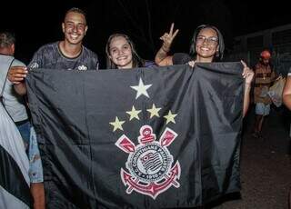  &ldquo;&Eacute; o melhor presente de Natal&ldquo;, corintianos celebram vit&oacute;ria sobre Vasco