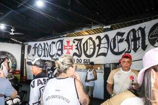 Com telão e festa na Capital, corinthianos e vascaínos entram no clima de final Com telão e festa na Capital, corinthianos e vascaínos entram no clima de final