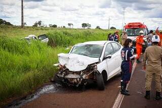 Acidente com 2 ve&iacute;culos mata idoso e bisneta na sa&iacute;da para Tr&ecirc;s Lagoas