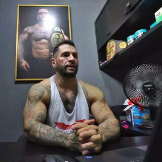 "Uma hora a conta chega&rdquo;, diz influenciador doente ap&oacute;s ciclos de anabolizantes