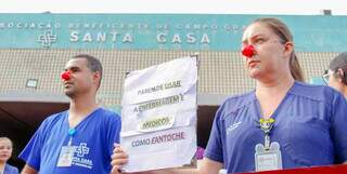 Estado diz estar em dia com repasses e nega responsabilidade por 13º de hospital Estado diz estar em dia com repasses e nega responsabilidade por 13º de hospital