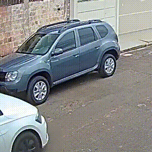 Motorista foge ap&oacute;s colidir com Duster alugado estacionado nas Moreninhas