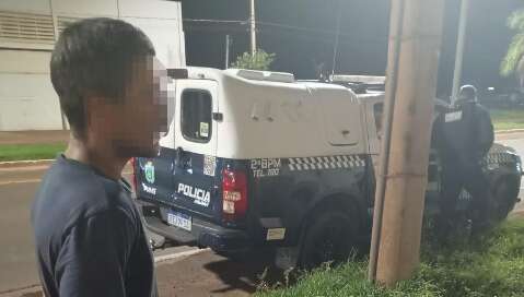 Homem morre ap&oacute;s ser agredido com pedradas durante roubo de celular