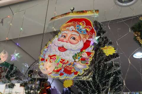 Presentes de Natal est&atilde;o pesando &ldquo;muito&rdquo; no or&ccedil;amento, dizem 64% dos leitores