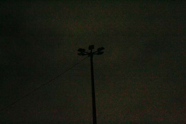 Viaduto da Mascarenhas fica no escuro h&aacute; anos e exp&otilde;e moradores a riscos