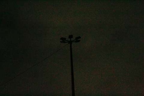 Viaduto da Mascarenhas fica no escuro h&aacute; anos e exp&otilde;e moradores a riscos