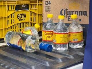 Ano escancarou o risco invisível das bebidas clandestinas em fábrica e boates Ano escancarou o risco invisível das bebidas clandestinas em fábrica e boates