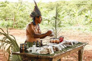 Aldeia investe em turismo com hospedagem e roteiros conduzidos por moradores