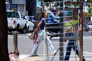 Compras de &uacute;ltima hora d&atilde;o f&ocirc;lego para comerciantes no centro da cidade