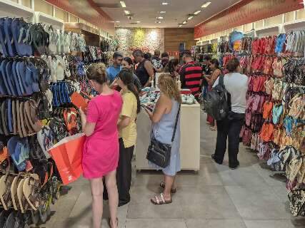 Conservadora nas urnas, Campo Grande ignora boicote e mant&eacute;m chinelo em alta