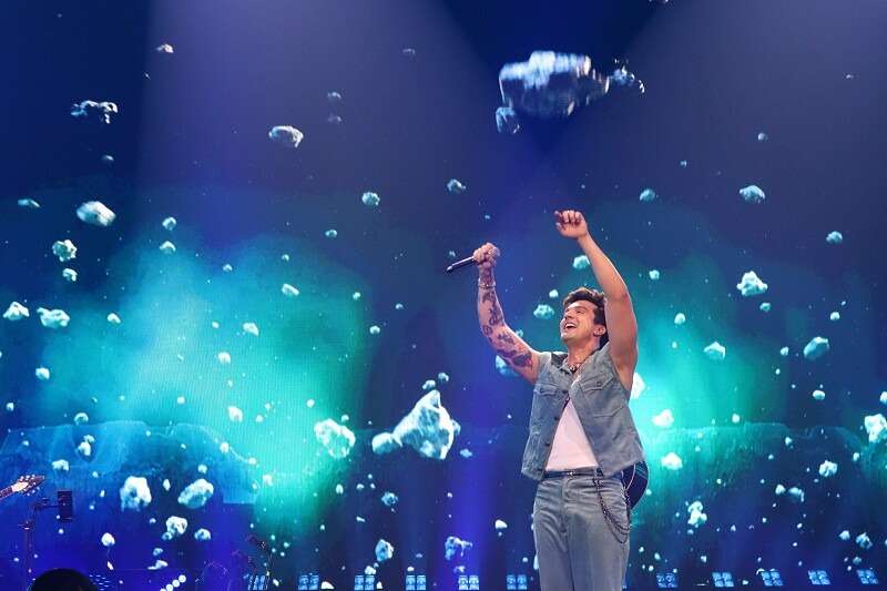 Luan Santana entra na lista de especiais natalinos da TV