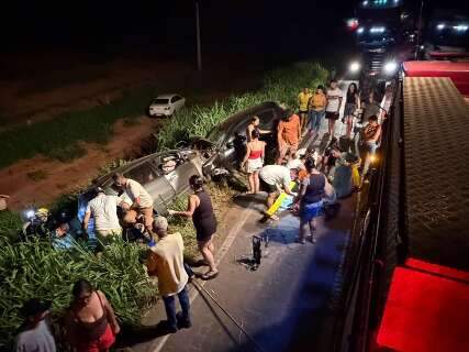 Ultrapassagem proibida provoca colis&atilde;o e deixa 3 pessoas em estado grave 