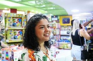 V&eacute;spera de Natal lota shoppings e confirma pico de compras de &uacute;ltima hora