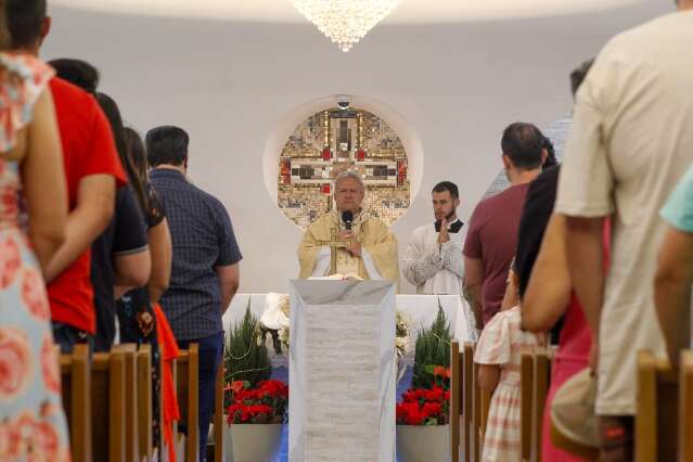 Missa de Natal re&uacute;ne fi&eacute;is com mensagem de fraternidade universal