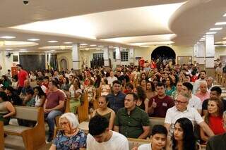 Missa de Natal re&uacute;ne fi&eacute;is com mensagem de fraternidade universal