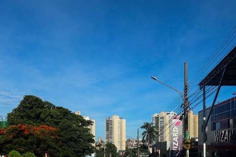 Calor de at&eacute; 38&deg;C e risco de temporais marcam o Natal sul-mato-grossense