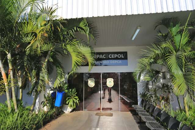 Dono de bar &eacute; acusado de importuna&ccedil;&atilde;o sexual e espancado com frigideira 